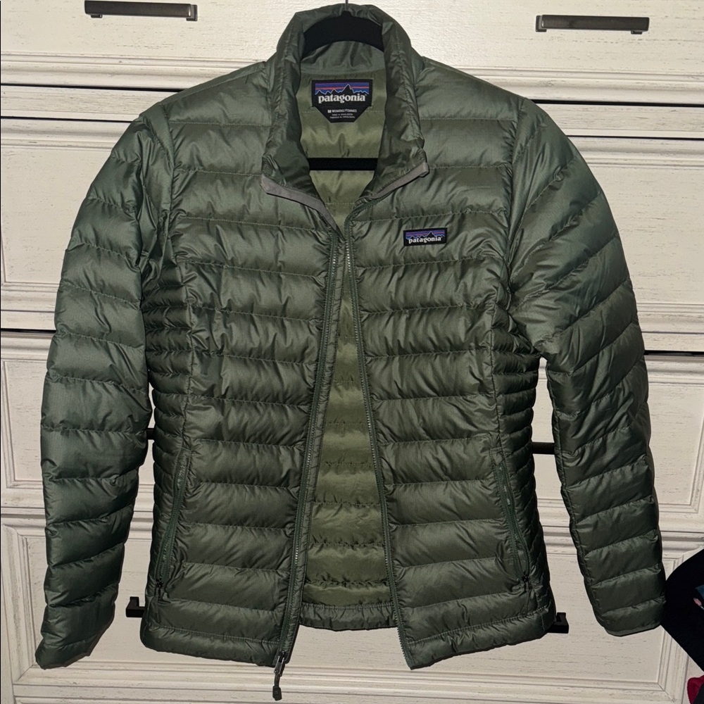 Patagonia Olive Down Puffer Jacket like new!